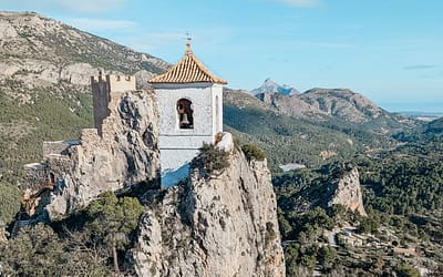 7 Easy Day Trips from Alicante (Public Transport & Car Options)